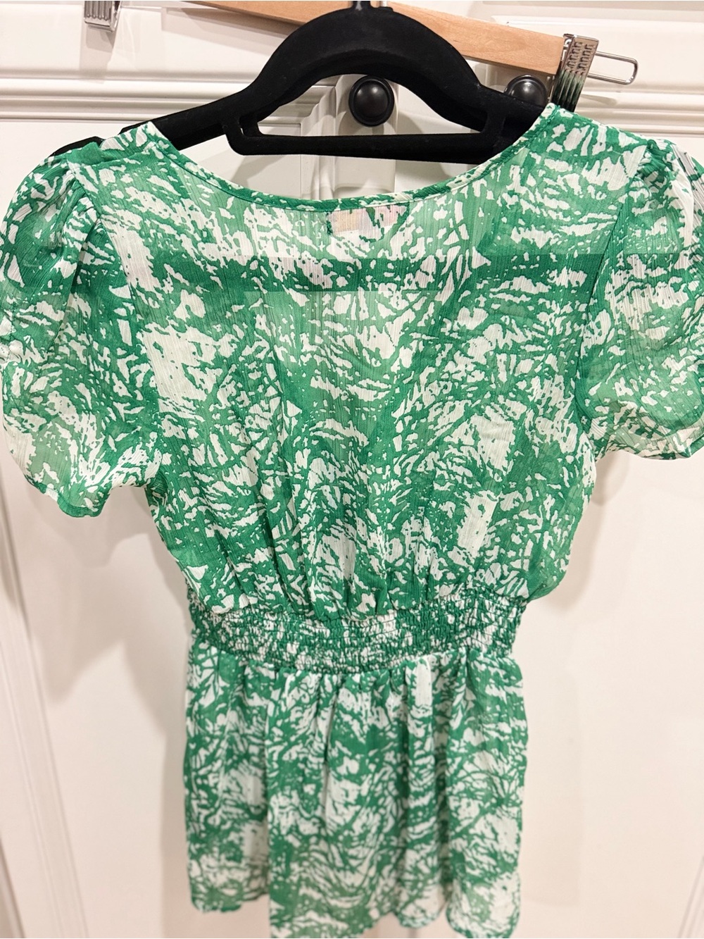 Forever 21 Green and White Printed Short Sleeve Tunic - Picture 3 of 3